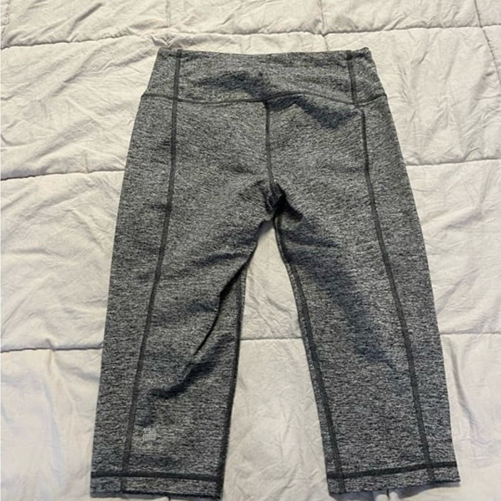 NWOT Victoria's Secret VSX Sport Knockout Capri Leggings - Picture 5 of 7